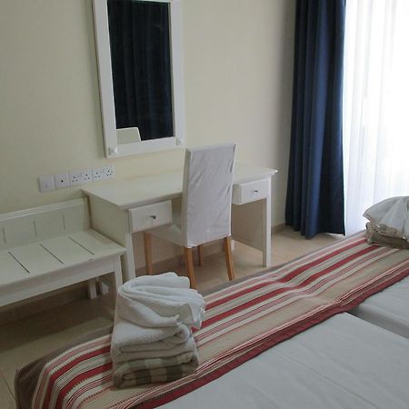 Royal Blue Hotel & Spa Geroskipou Екстер'єр фото